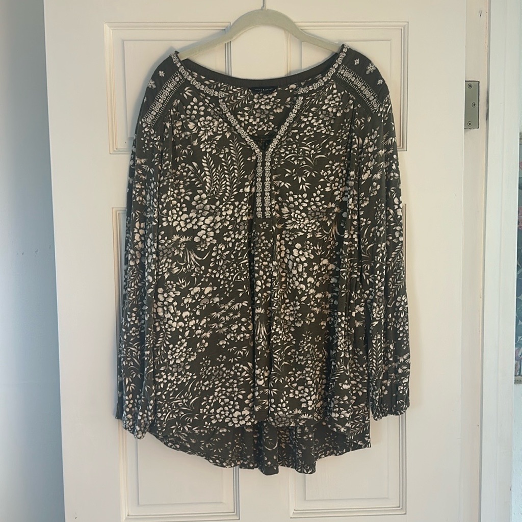 Light Forest Green Lucky Brand Blouse With Cream Floral Detailing